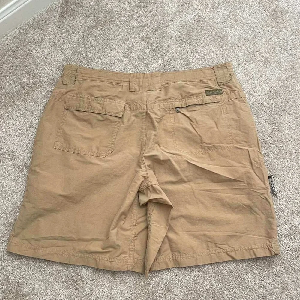 Columbia Mens‎ Tan Khaki Cargo Hiking Shorts Size 40 AM4081 Omni-Shade 10 Inseam